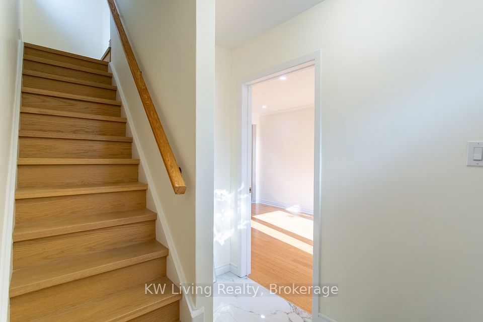 9 Rupert Street, Toronto, ON M1K 1T3 14