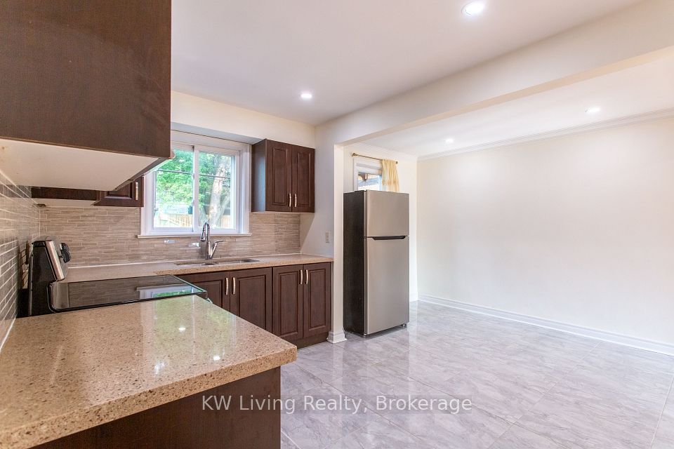 9 Rupert Street, Toronto, ON M1K 1T3 12