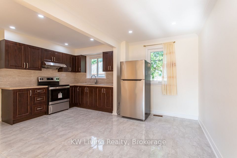 9 Rupert Street, Toronto, ON M1K 1T3 4