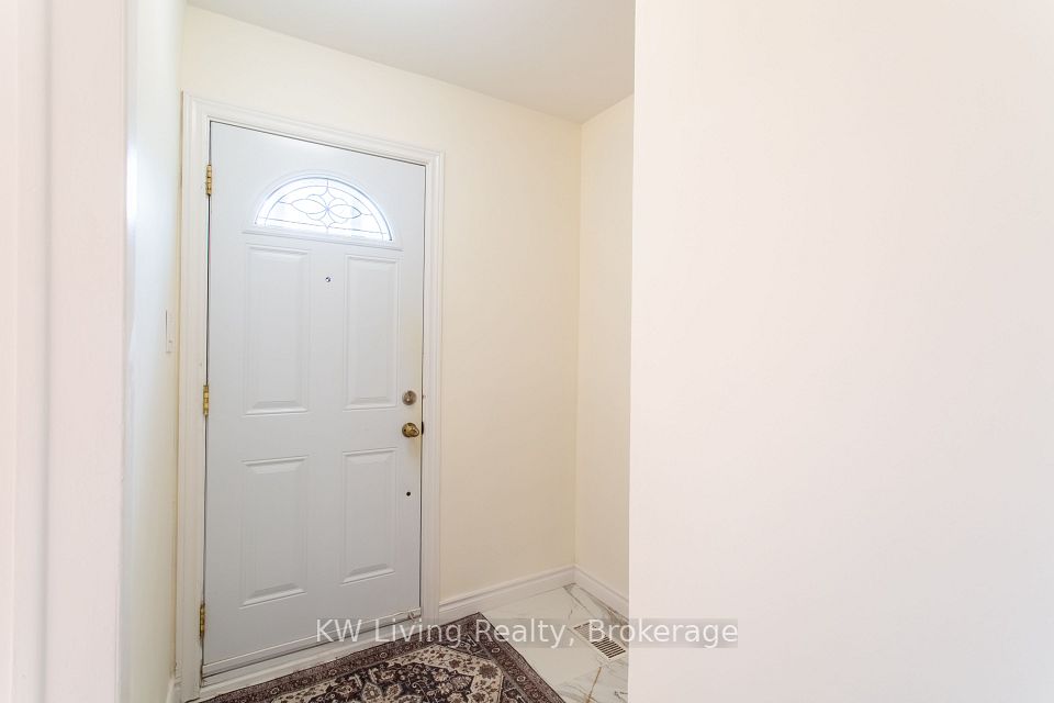 9 Rupert Street, Toronto, ON M1K 1T3 13