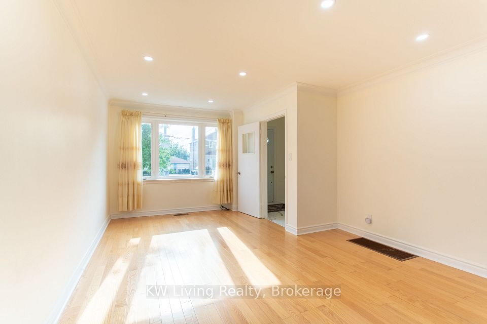 9 Rupert Street, Toronto, ON M1K 1T3 8