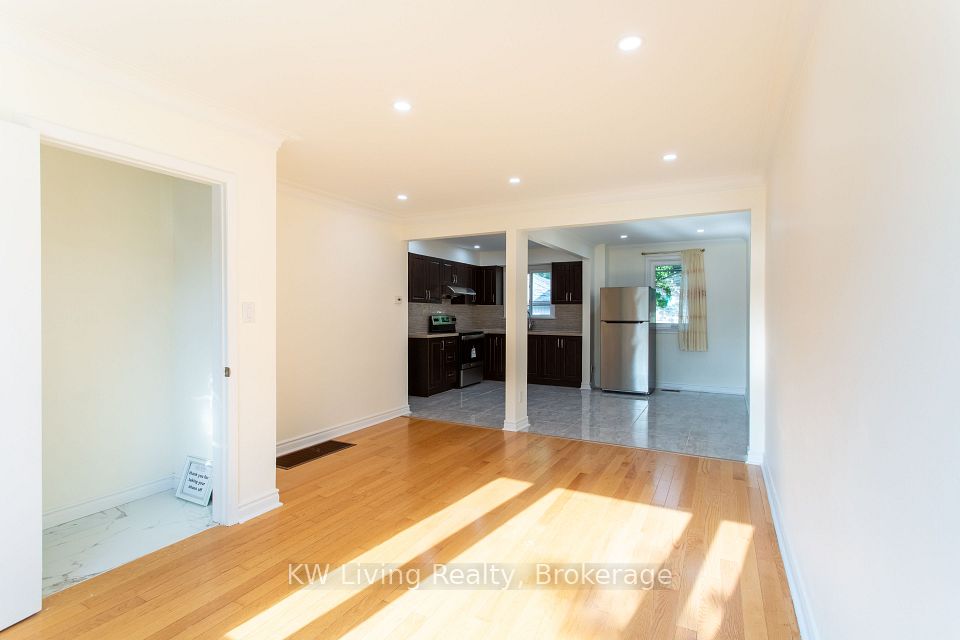 9 Rupert Street, Toronto, ON M1K 1T3 6