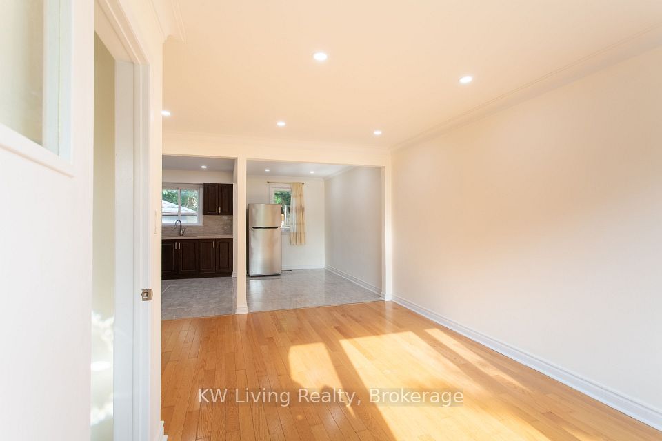 9 Rupert Street, Toronto, ON M1K 1T3 11