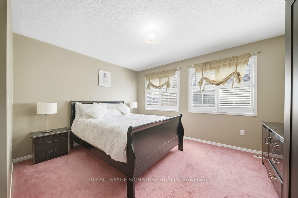 83 Mondeo Drive 552, Toronto, ON M1P 5B6 13