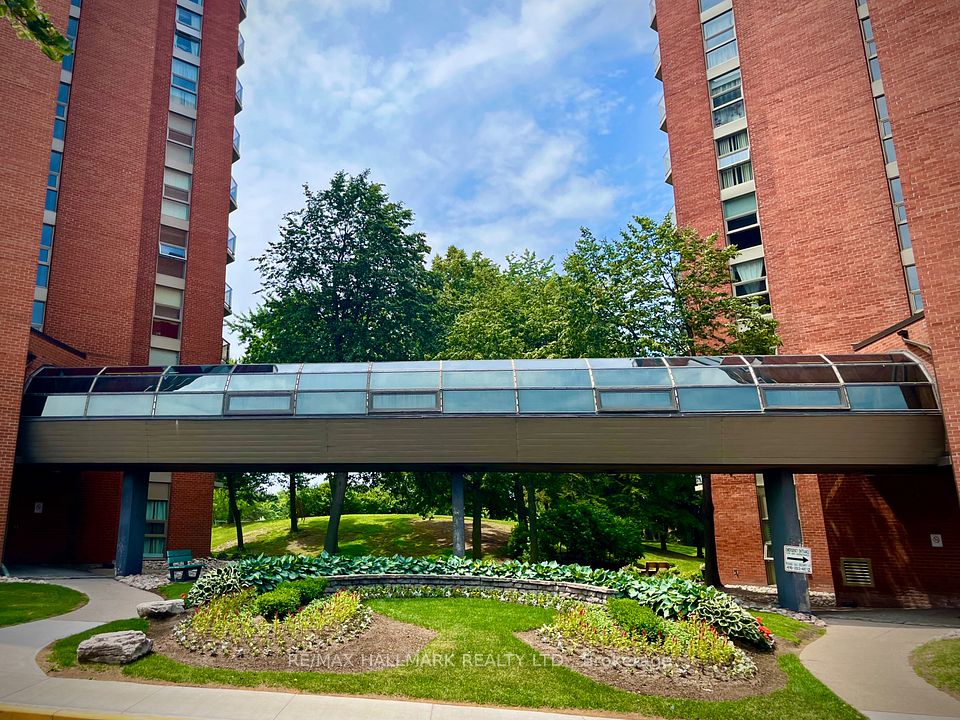 20 Dean Park Road 902, Toronto, ON M1B 3G9 2