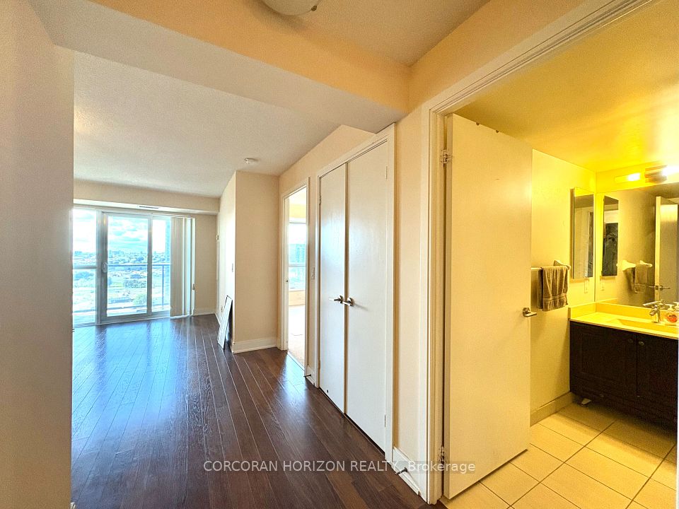 135 Village Green Square 1620, Toronto, ON M1S 0G4 9