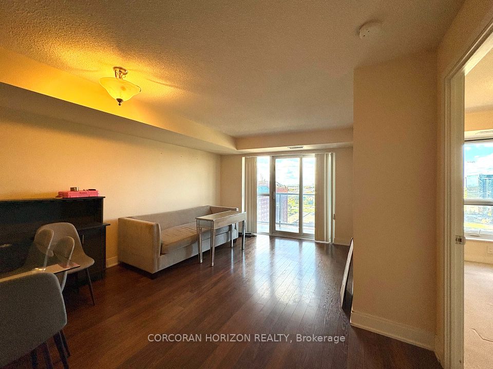 135 Village Green Square 1620, Toronto, ON M1S 0G4 4