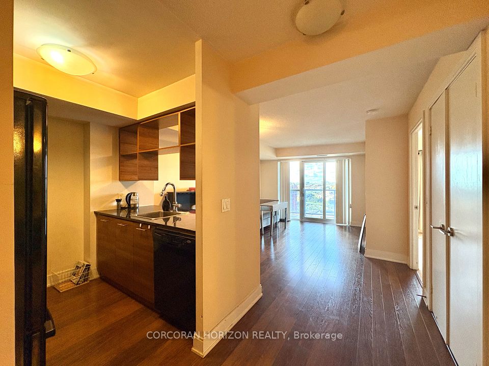 135 Village Green Square 1620, Toronto, ON M1S 0G4 3