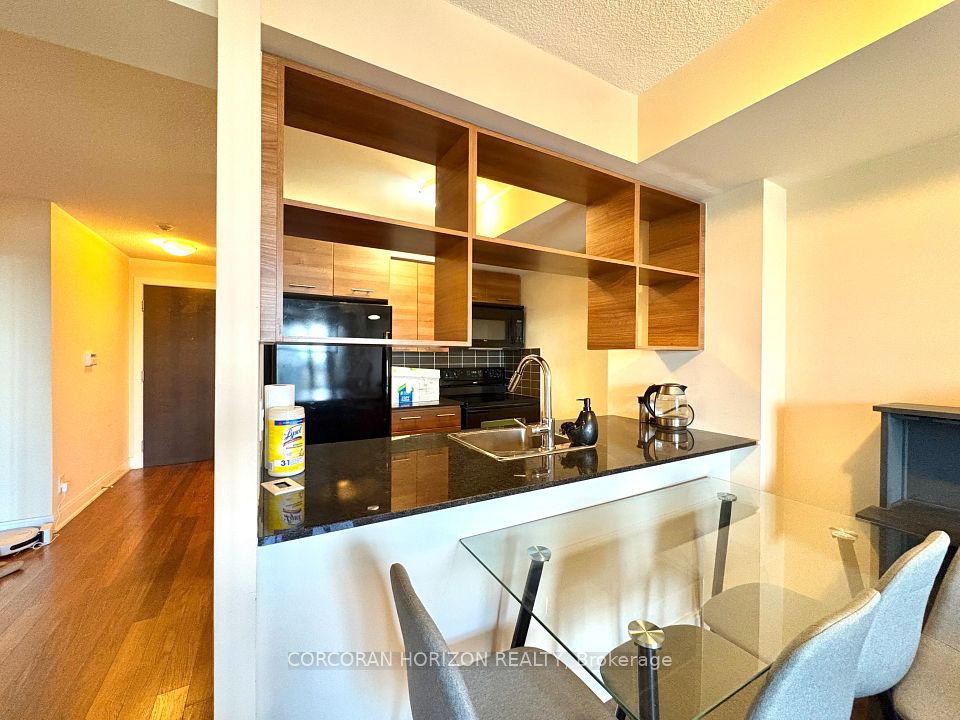 135 Village Green Square 1620, Toronto, ON M1S 0G4 7