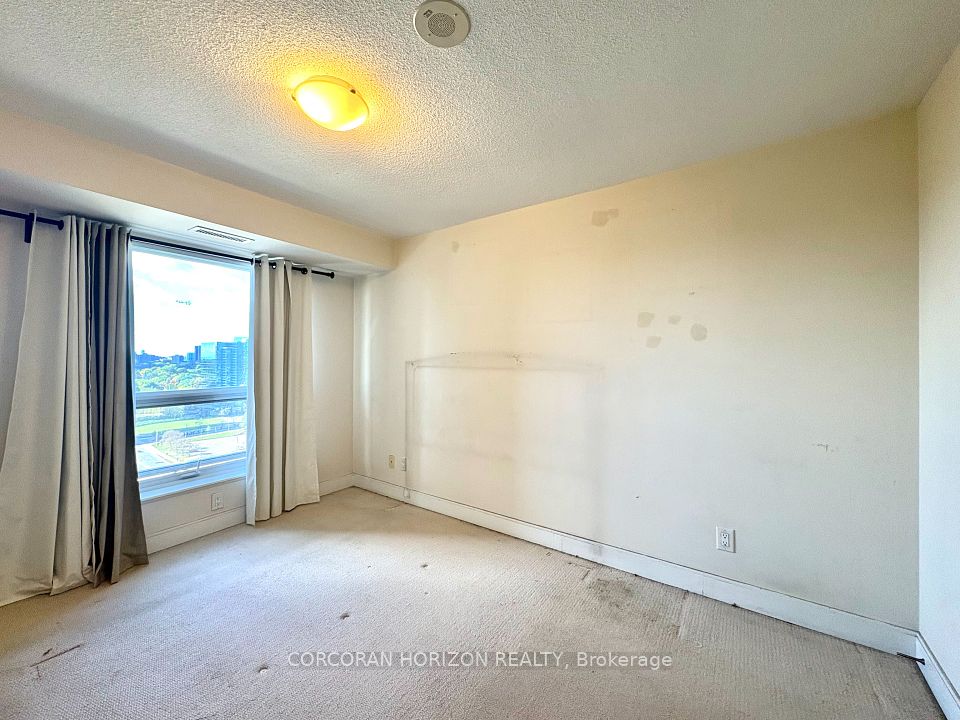 135 Village Green Square 1620, Toronto, ON M1S 0G4 8