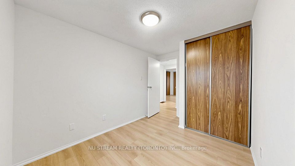 25 Treetops Court, Toronto, ON M1V 2B9 20