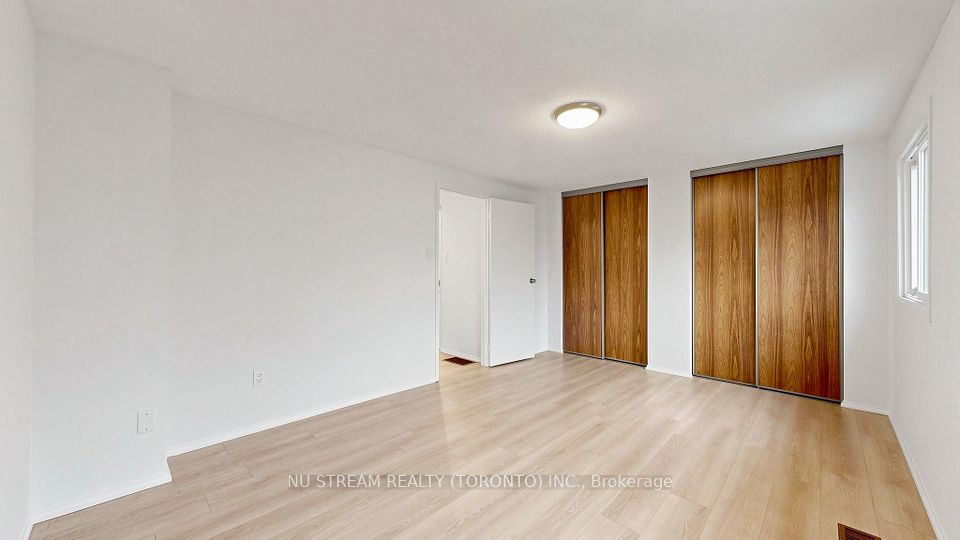 25 Treetops Court, Toronto, ON M1V 2B9 17