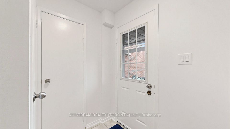 25 Treetops Court, Toronto, ON M1V 2B9 13