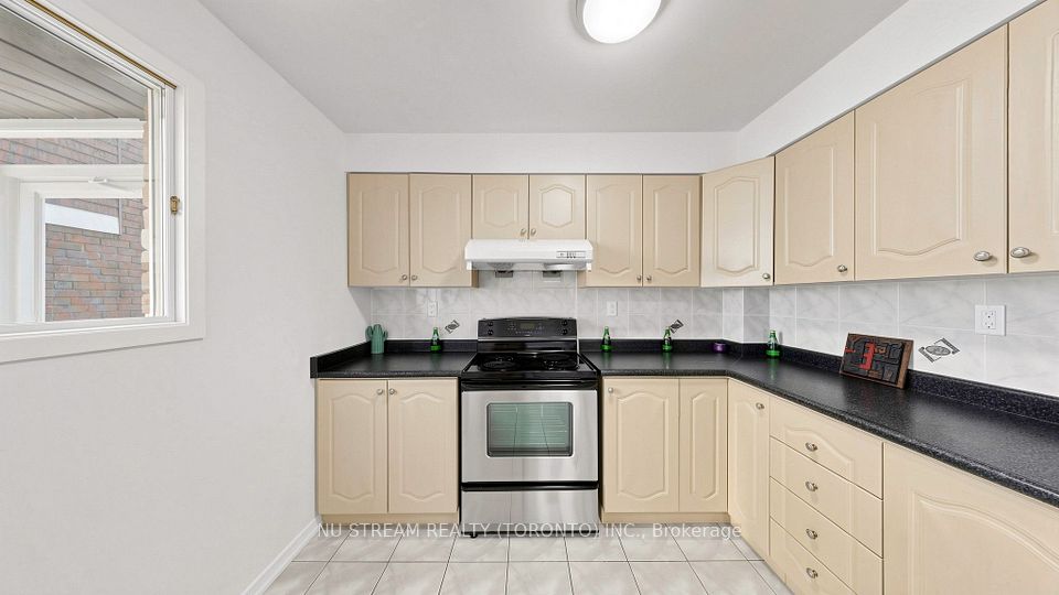 25 Treetops Court, Toronto, ON M1V 2B9 10