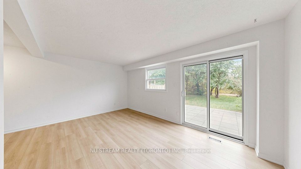25 Treetops Court, Toronto, ON M1V 2B9 5
