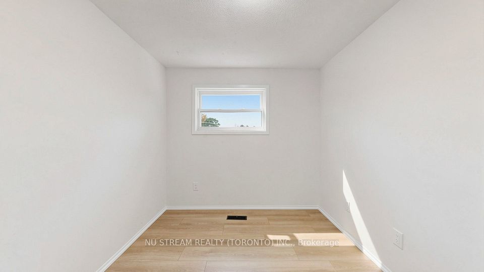 25 Treetops Court, Toronto, ON M1V 2B9 19