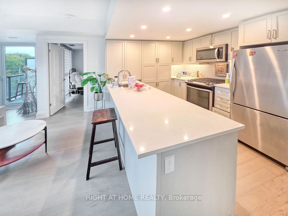 1400 Kingston Road 501, Toronto, ON M1N 0C2 3