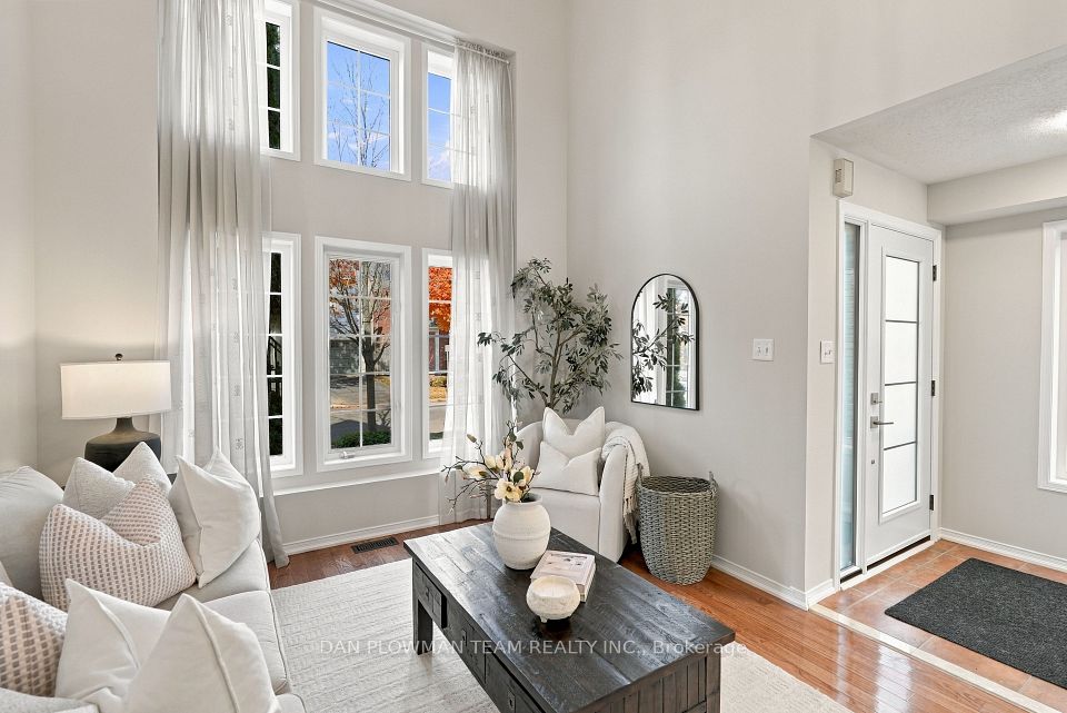62 Moynahan Crescent, Ajax, ON L1Z 1P1 6