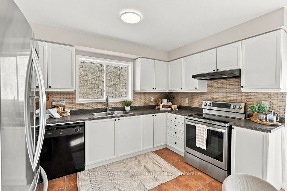 62 Moynahan Crescent, Ajax, ON L1Z 1P1 13