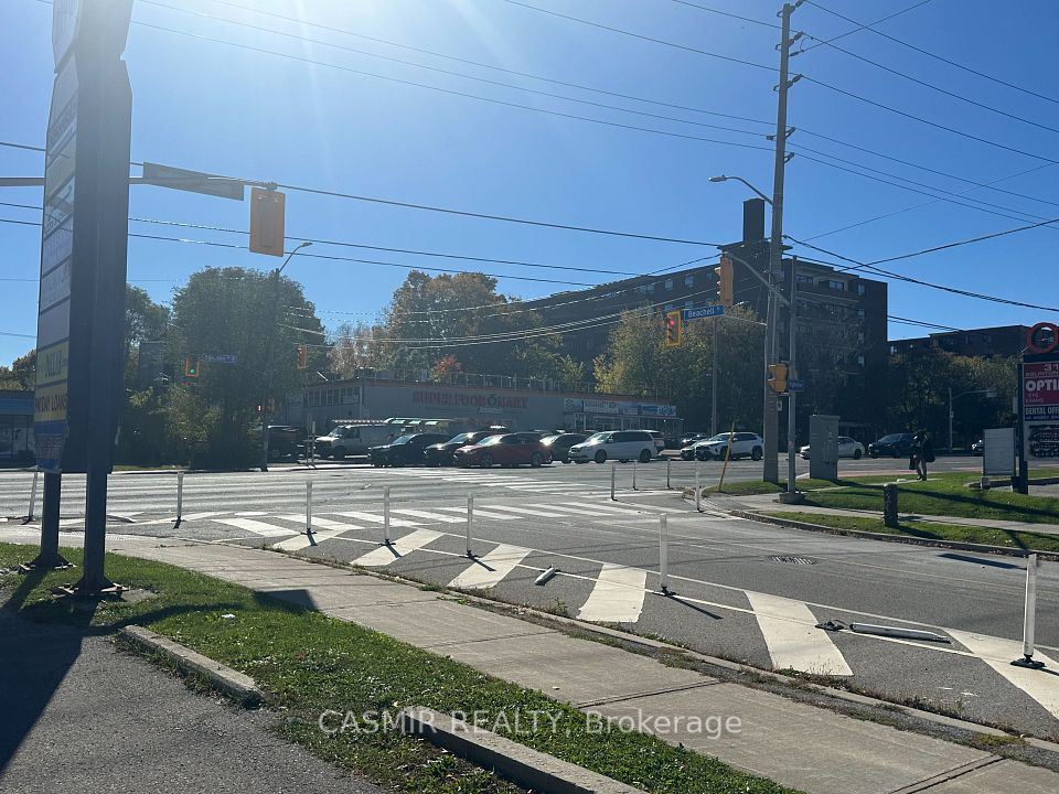 3160 Eglinton Avenue E Upper, Toronto, ON M1J 2H4 8