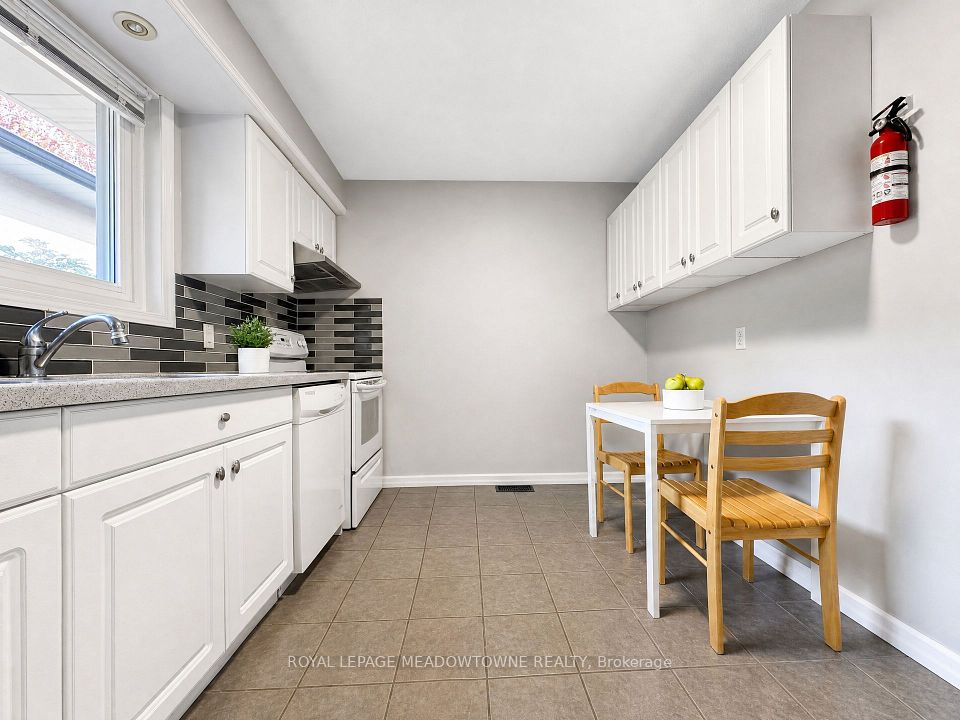 158 Coronation Drive Upper, Toronto, ON M1E 2H5 12