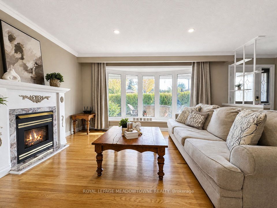 158 Coronation Drive Upper, Toronto, ON M1E 2H5 5