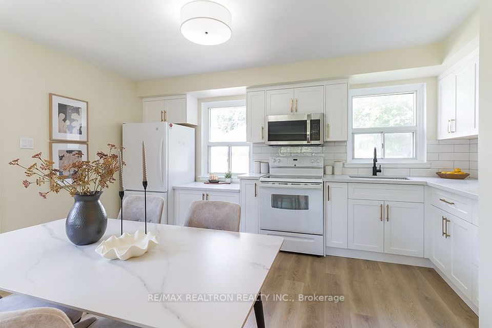 68 Chelwood Road, Toronto, ON M1K 2K8 15
