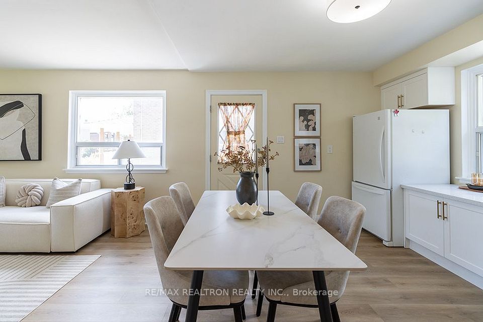 68 Chelwood Road, Toronto, ON M1K 2K8 10