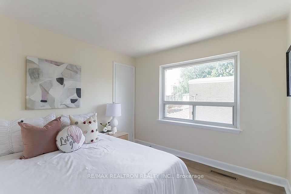 68 Chelwood Road, Toronto, ON M1K 2K8 19