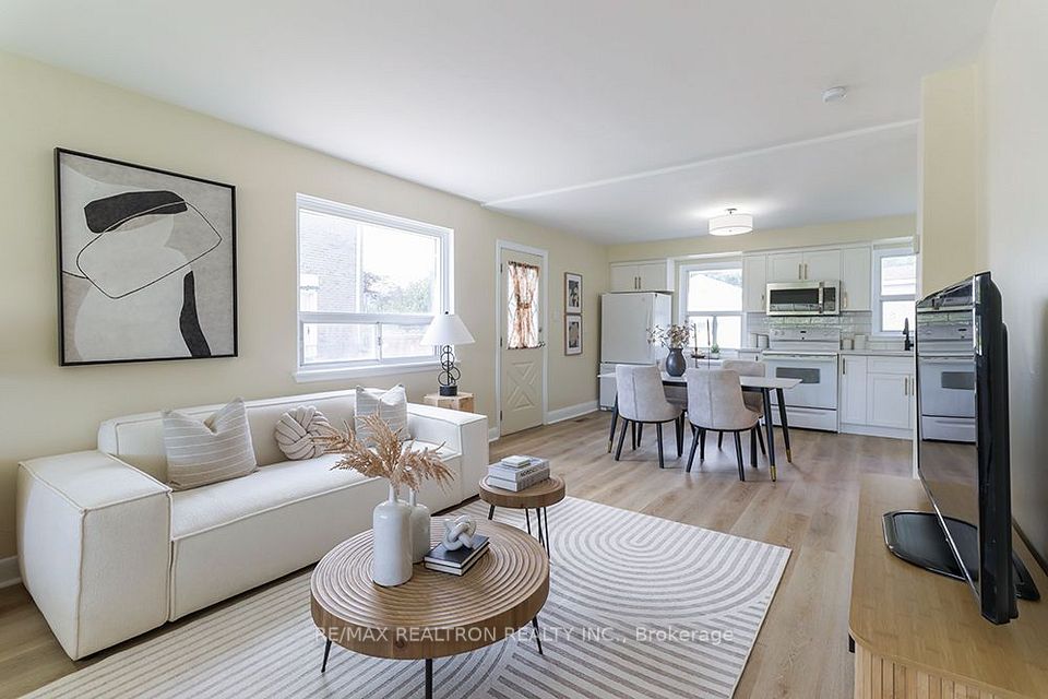 68 Chelwood Road, Toronto, ON M1K 2K8 6