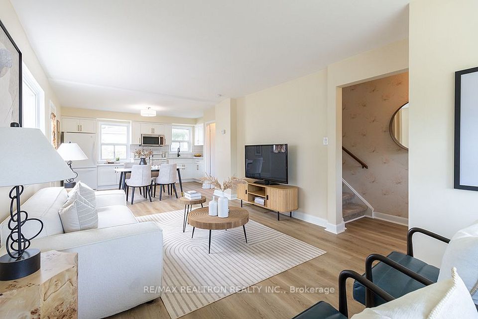 68 Chelwood Road, Toronto, ON M1K 2K8 7