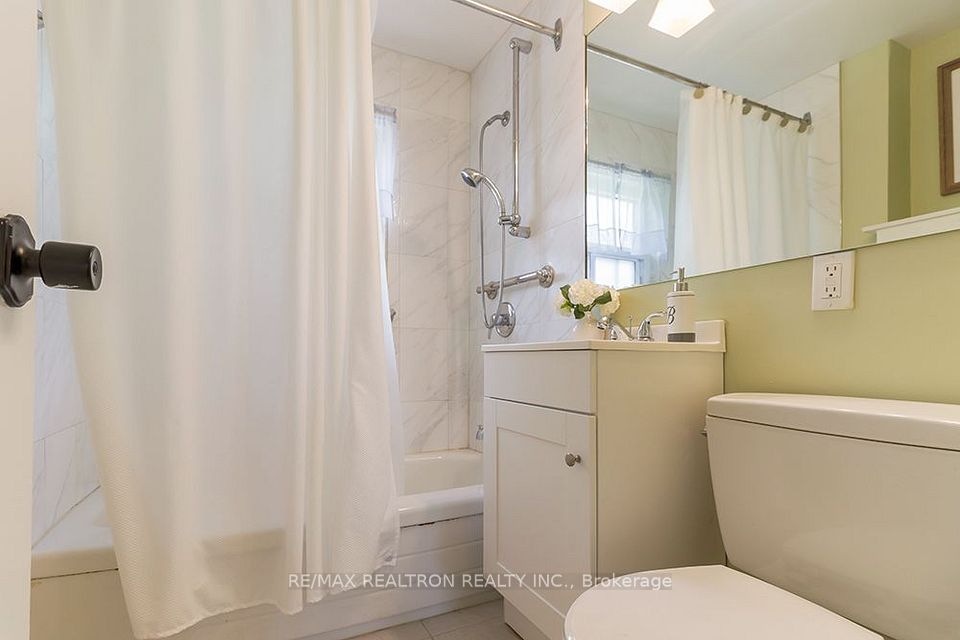68 Chelwood Road, Toronto, ON M1K 2K8 23