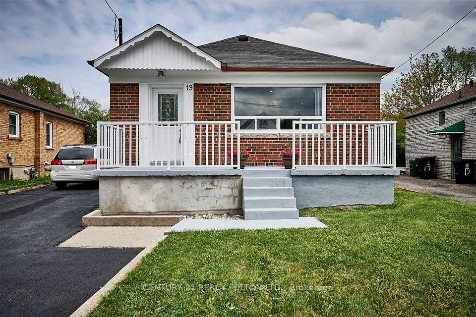 Detached at 19 Lynvalley Crescent Bsmt 1, Toronto, ON M1R 2V1