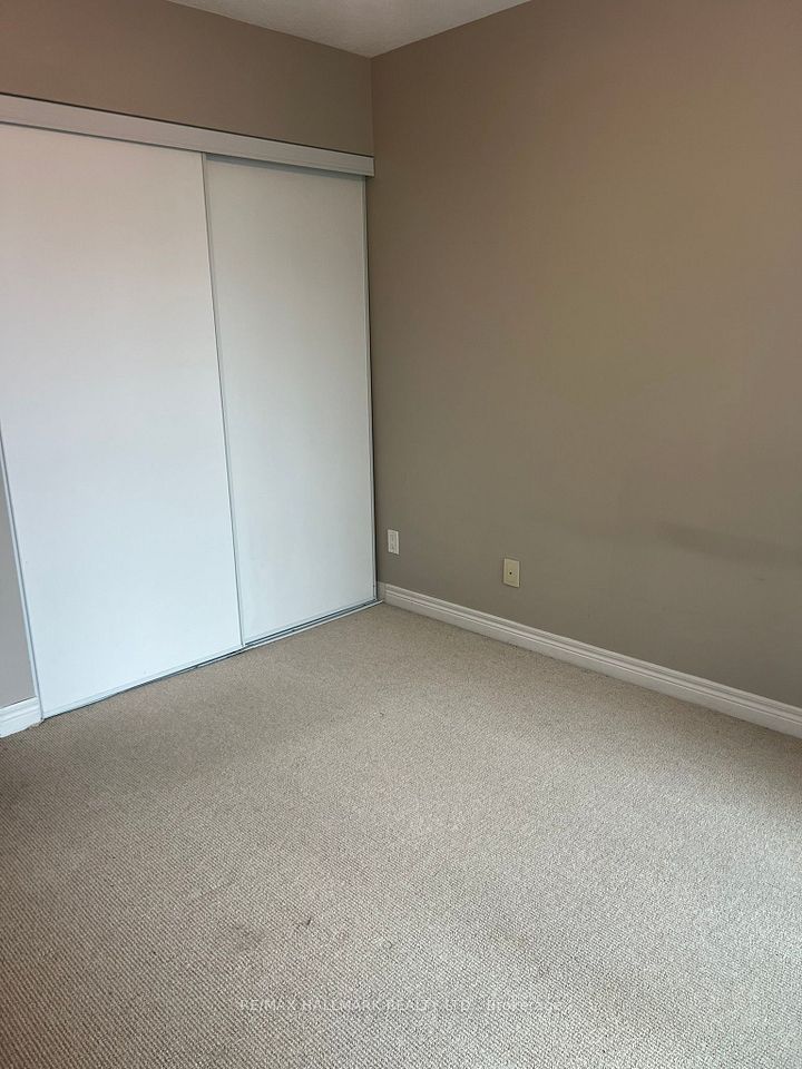 60 Town Centre Court 1205, Toronto, ON M1P 0B1 9