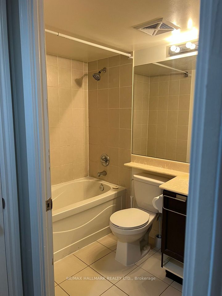60 Town Centre Court 1205, Toronto, ON M1P 0B1 16
