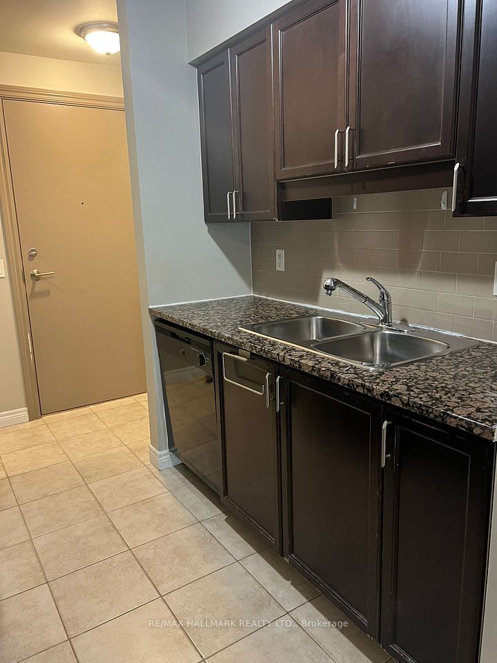 60 Town Centre Court 1205, Toronto, ON M1P 0B1 7
