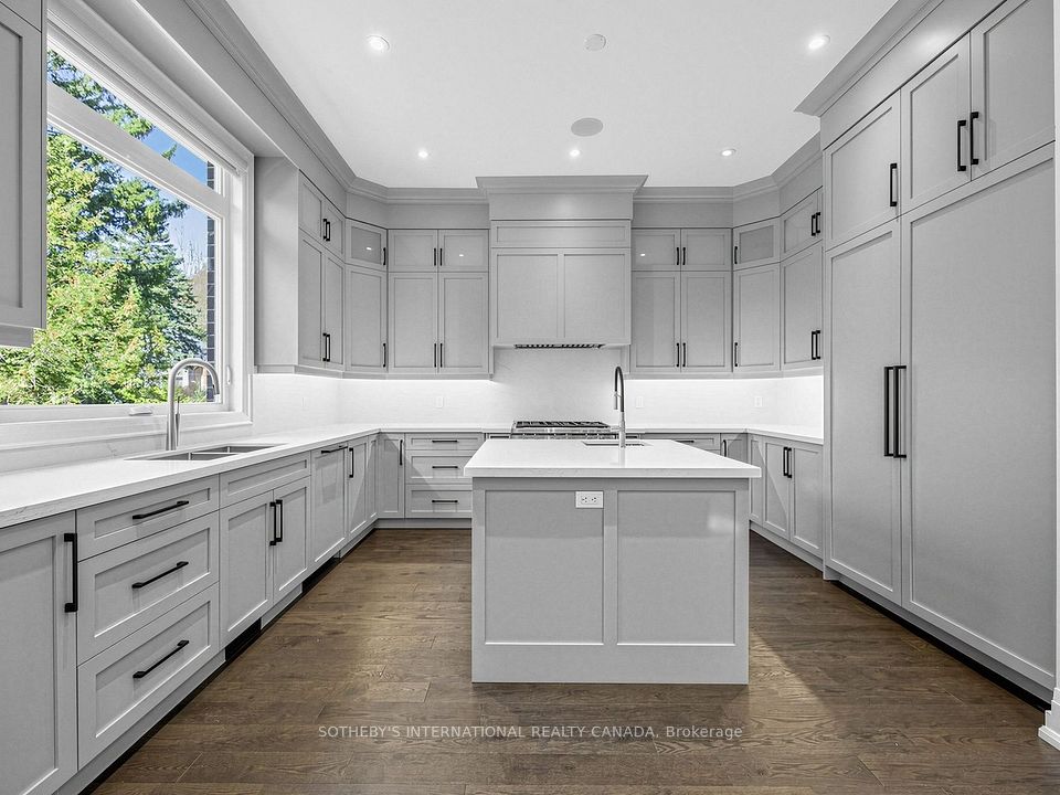 4 Birchlawn Avenue, Toronto, ON M1N 1H9 10
