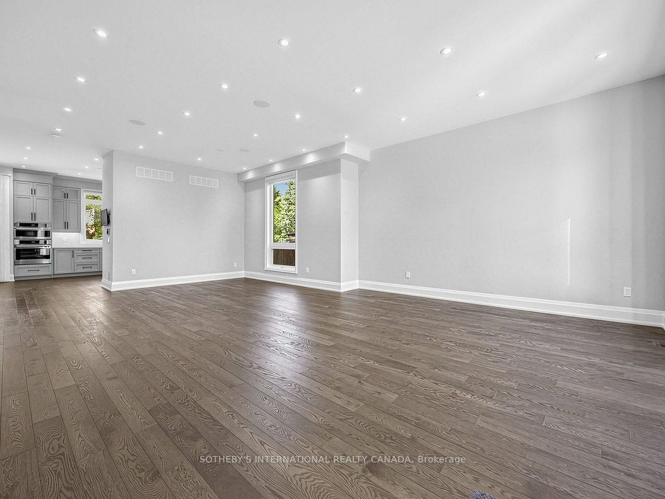 4 Birchlawn Avenue, Toronto, ON M1N 1H9 5