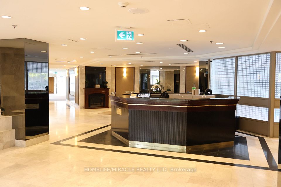 3233 Eglinton Avenue E 802, Toronto, ON M1J 3N6 18