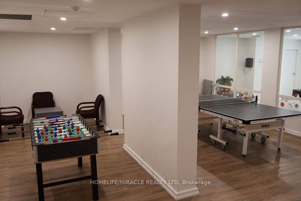 3233 Eglinton Avenue E 802, Toronto, ON M1J 3N6 20