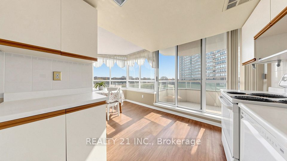 3 Greystone Walk Drive 429, Toronto, ON M1K 5J4 17