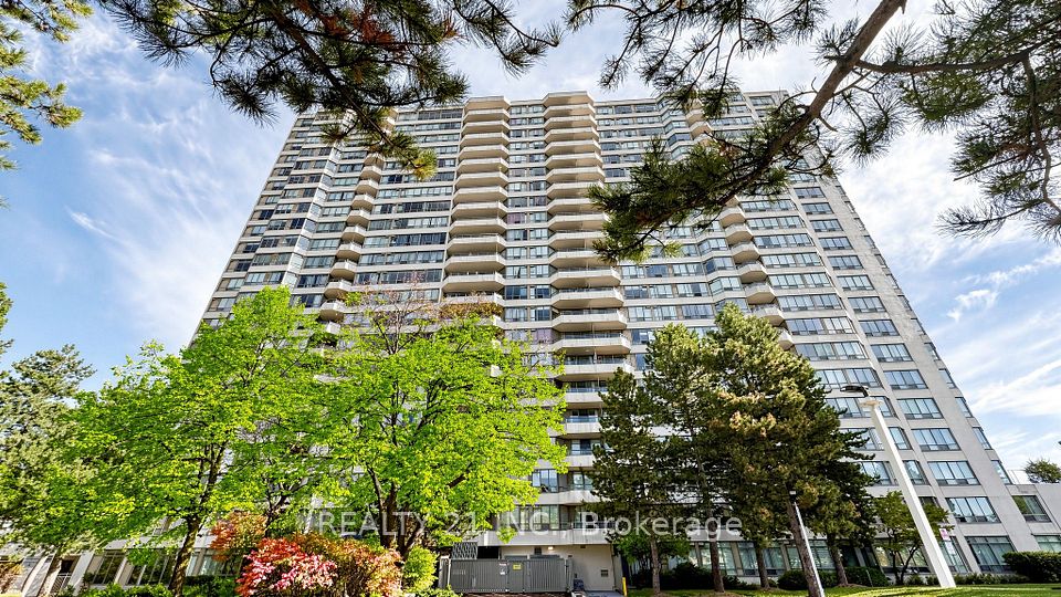 3 Greystone Walk Drive 429, Toronto, ON M1K 5J4 2