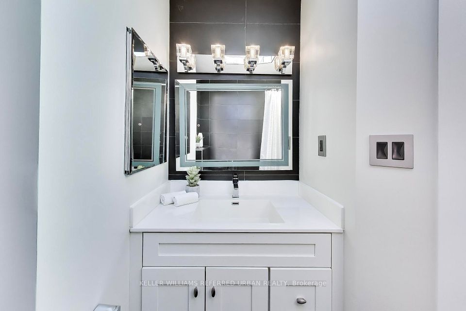 102 Gough Avenue, Toronto, ON M4K 3N8 22