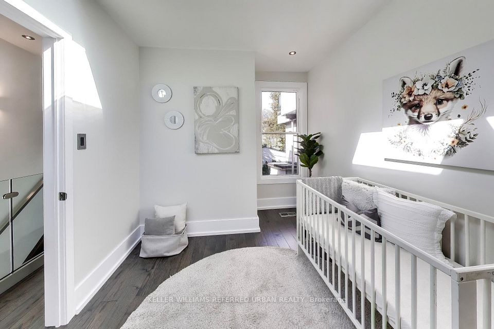 102 Gough Avenue, Toronto, ON M4K 3N8 17