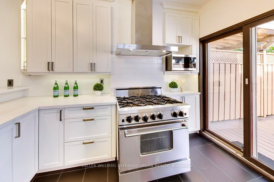 102 Gough Avenue, Toronto, ON M4K 3N8 10