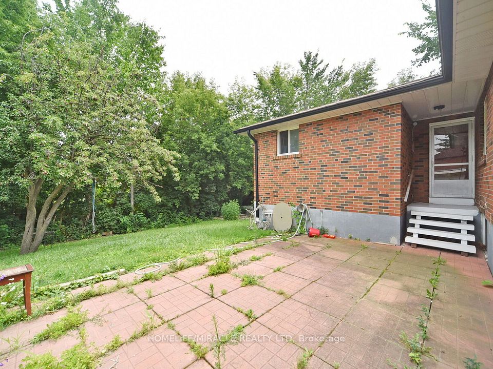 23 Tardree Place Main - U-1, Toronto, ON M1R 3X2 4