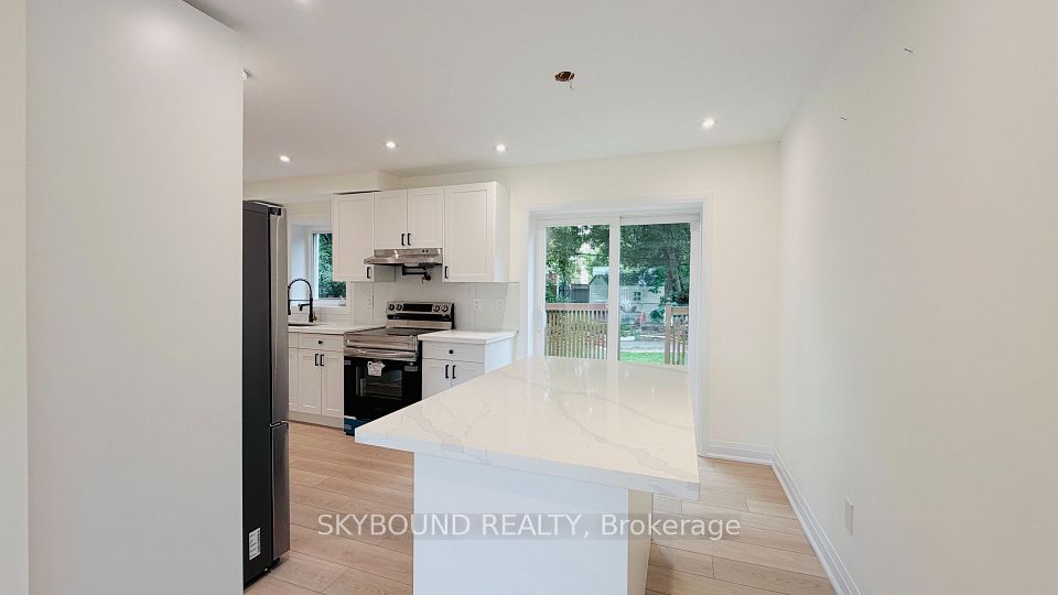 60 Chelwood Road Main, Toronto, ON M1K 2K8 14