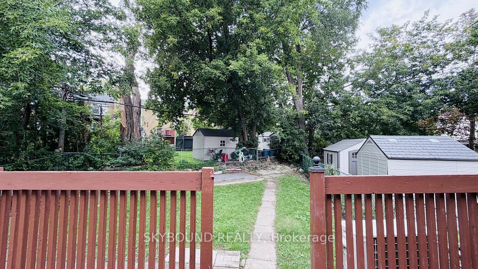 60 Chelwood Road Main, Toronto, ON M1K 2K8 15