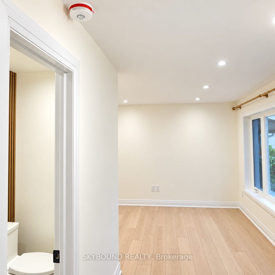 60 Chelwood Road Main, Toronto, ON M1K 2K8 6