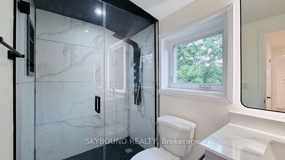 60 Chelwood Road Main, Toronto, ON M1K 2K8 22